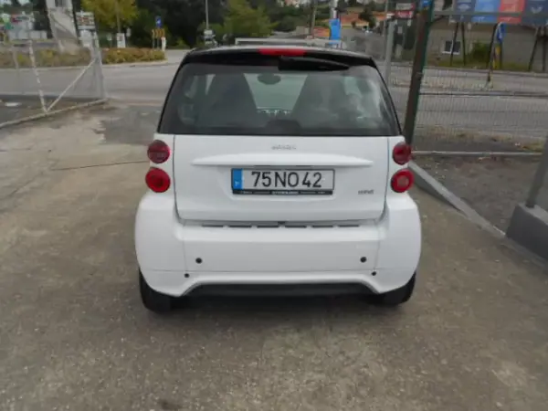Smart ForTwo Coupé 2013 - 8500 EUR, 102123 km - 102123km - foto 4 de 10
