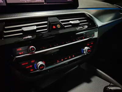 BMW 530 2024 - 43500 EUR, 41000 km - AUTO.MOTO.pt - 41000km - foto 49 de 56