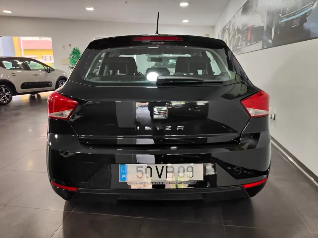 SEAT Ibiza 2018 - 11990 EUR, 150000 km - AUTO.MOTO.pt - 150000km - foto 13 de 30