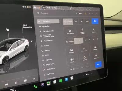 Tesla Model 3 2023 - 29750 EUR, 68000 km - AUTO.MOTO.pt - 68000km - foto 36 de 44
