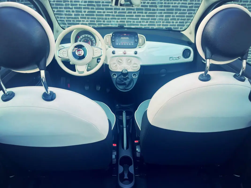 Fiat 500C 2018 - 11650 EUR, 108000 km - AUTO.MOTO.pt - 108000km - foto 4 de 17