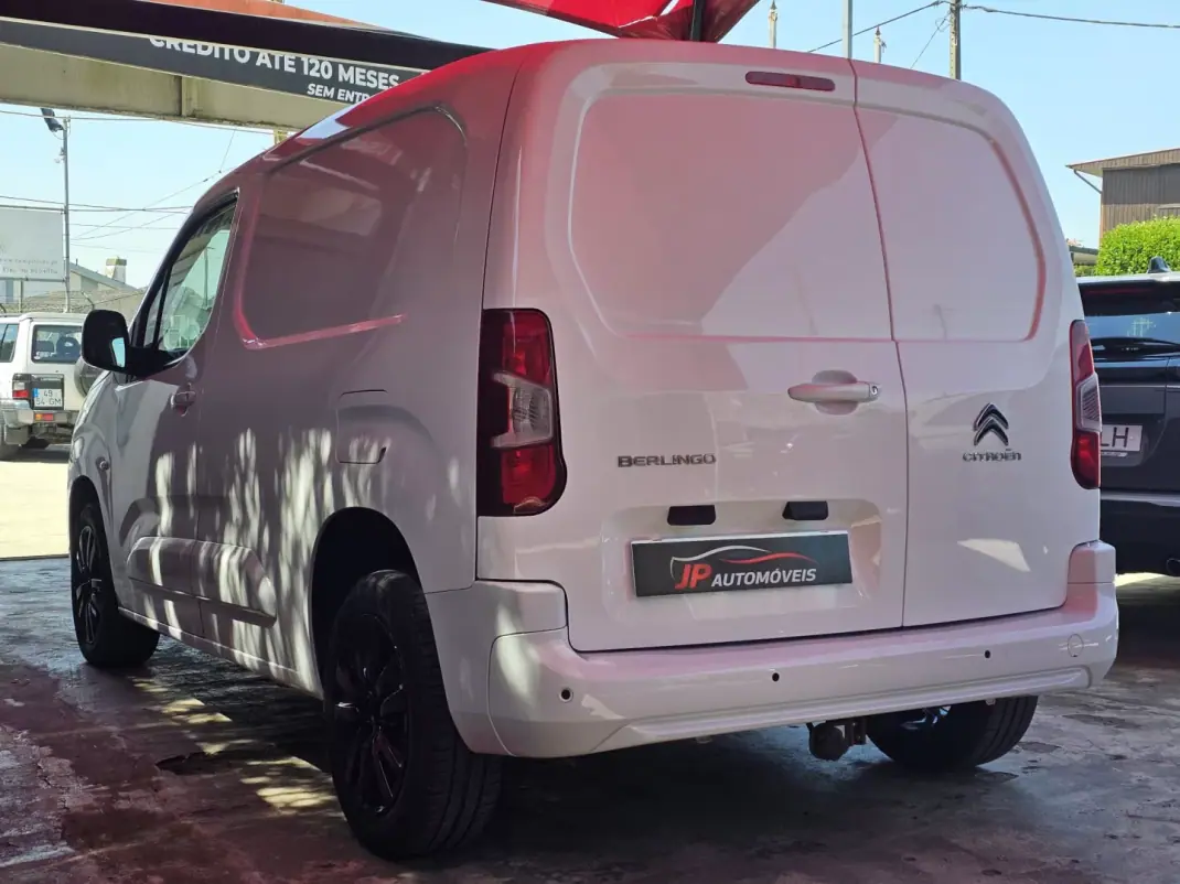 Citroën BERLINGO 3 LUGARES 2020 - 11499 EUR, 122000 km - AUTO.MOTO.pt - 122000km - foto 9 de 12