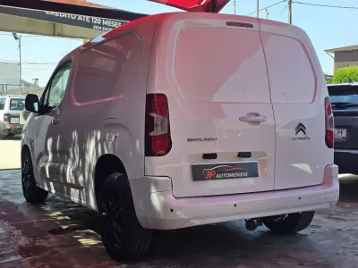 Citroën BERLINGO 3 LUGARES 2020 - 11499 EUR, 122000 km - AUTO.MOTO.pt - 122000km - foto 9 de 12