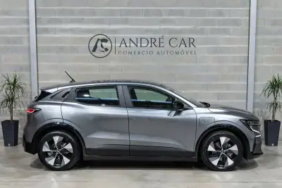 Renault Mégane E-Tech 2023 - 20950 EUR, 72823 km - AUTO.MOTO.pt - 72823km - foto 5 de 37
