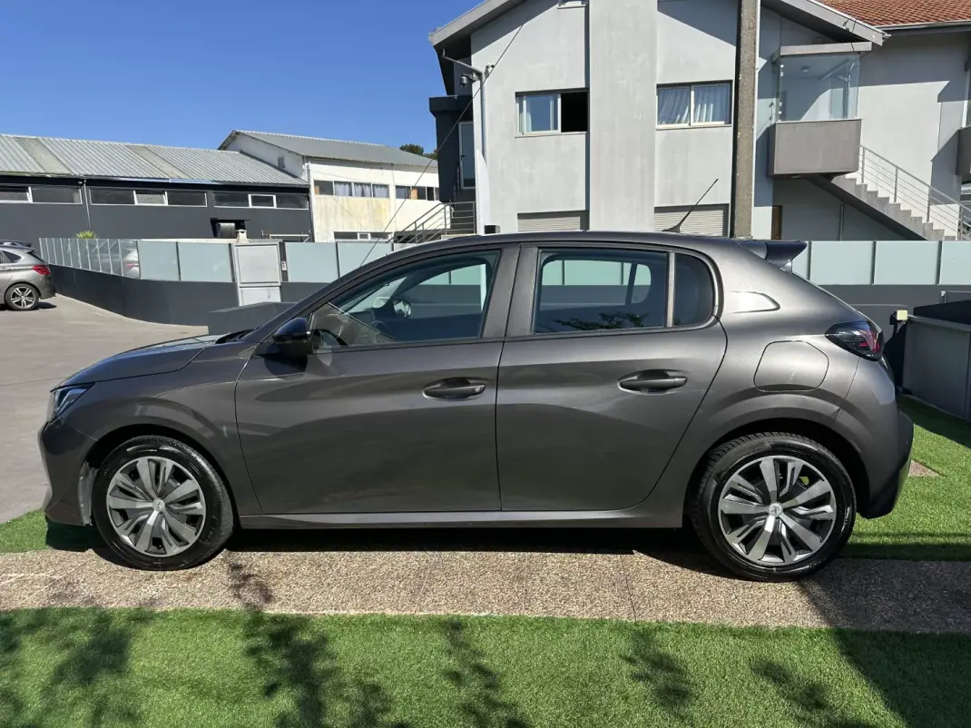 Peugeot 208 2023 - 14900 EUR, 160000 km - 160000km - foto 17 de 64