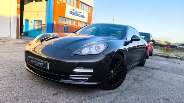 Porsche Panamera 2011 - 29900 EUR, 190000 km - AUTO.MOTO.pt - 190000km - foto 13 de 15