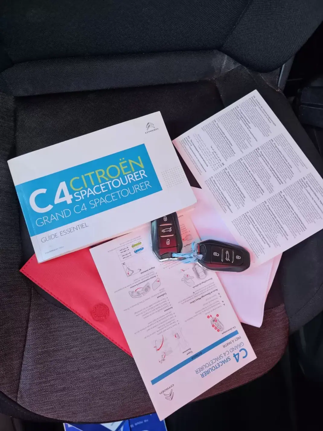 Citroën Grand C4 Spacetourer 2019 - 12750 EUR, 109500 km - AUTO.MOTO.pt - 109500km - foto 10 de 16
