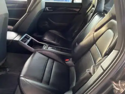 Porsche Panamera 2018 - 60500 EUR, 104962 km - AUTO.MOTO.pt - 104962km - foto 14 de 58
