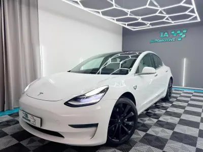 Tesla Model 3 2020 - 24500 EUR, 134000 km - AUTO.MOTO.pt - 134000km - foto 1 de 21