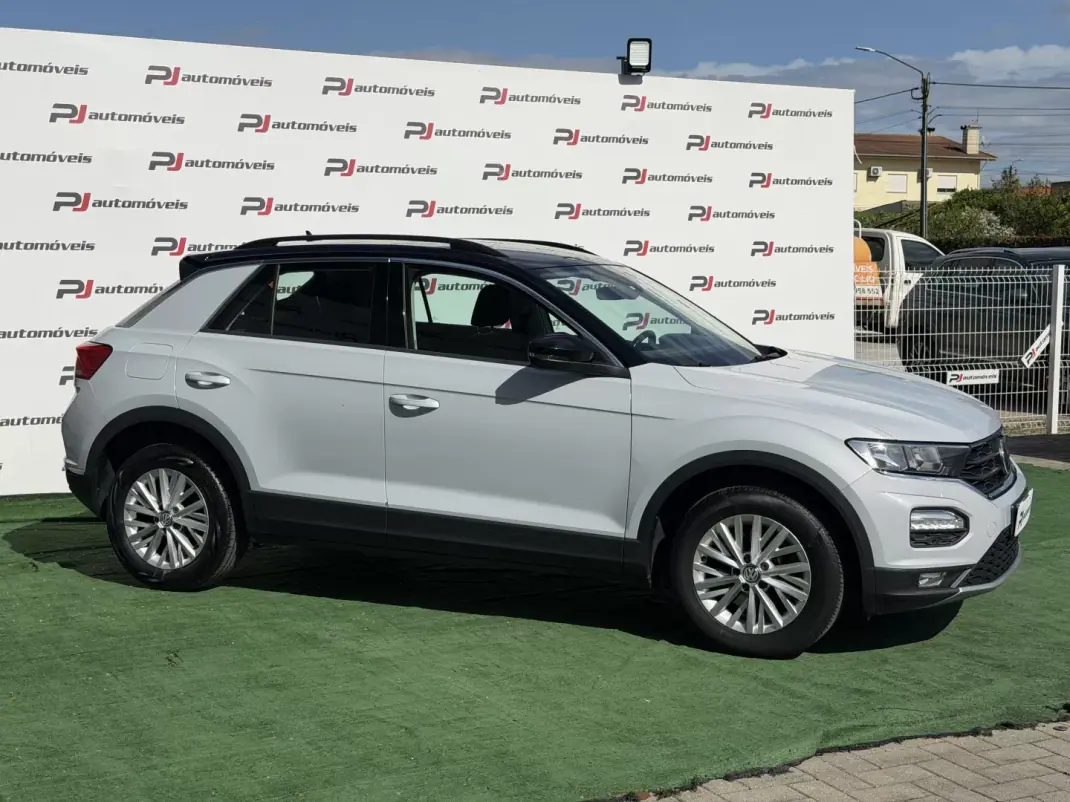 Volkswagen T-Roc 2018 - 16990 EUR, 108000 km - AUTO.MOTO.pt - 108000km - foto 6 de 11