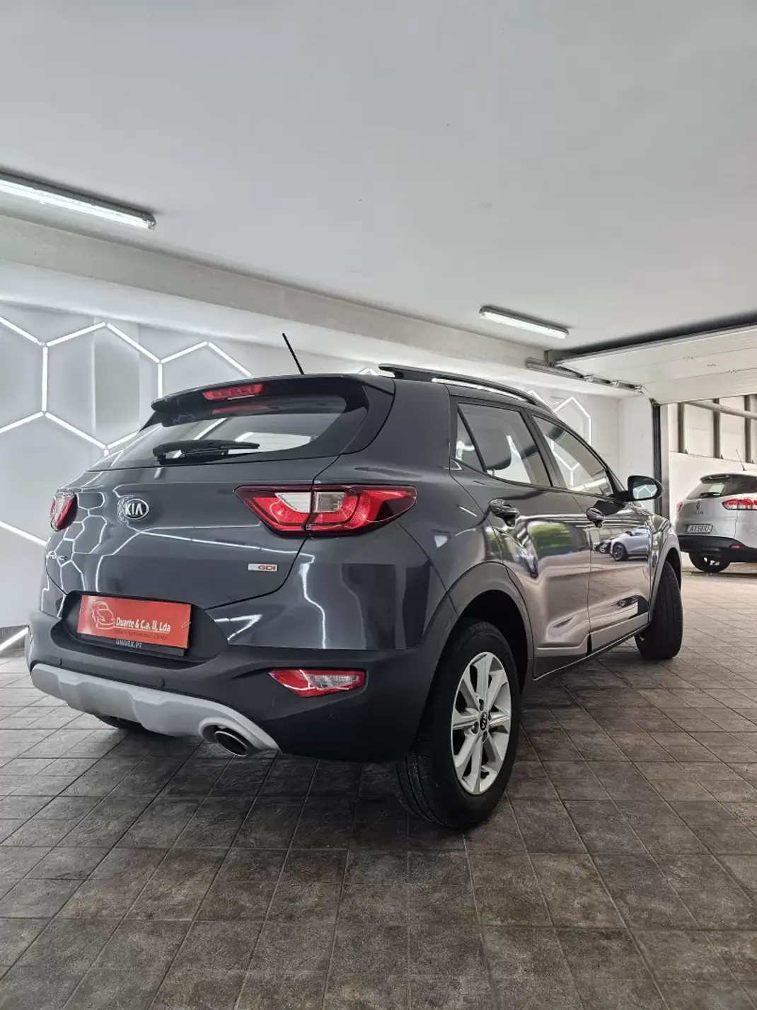 Kia Stonic 2019 - 12500 EUR, 117953 km - AUTO.MOTO.pt - 117953km - foto 11 de 23