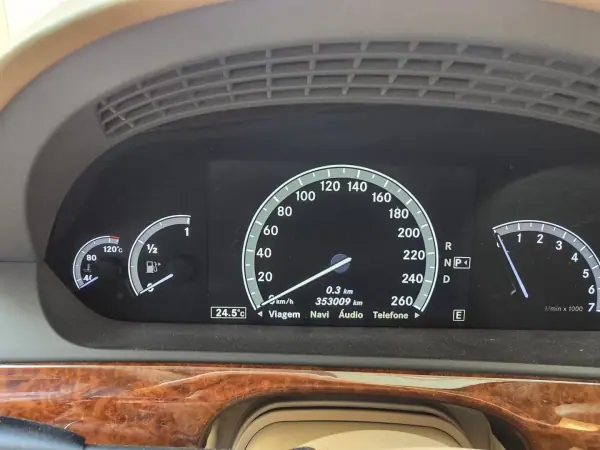 Mercedes-Benz S 400 2011 - 13990 EUR, 353009 km - AUTO.MOTO.pt - 353009km - foto 13 de 23