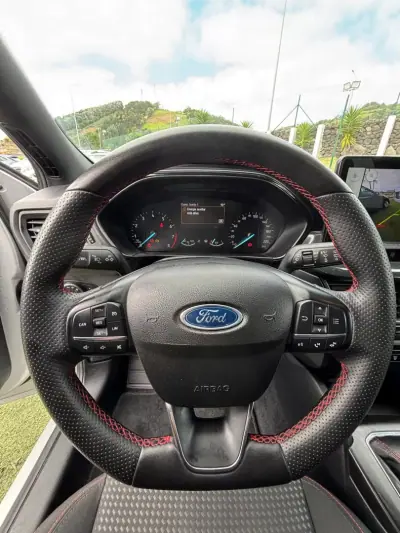 Ford Focus 2024 - 23490 EUR, 35103 km - AUTO.MOTO.pt - 35103km - foto 10 de 14