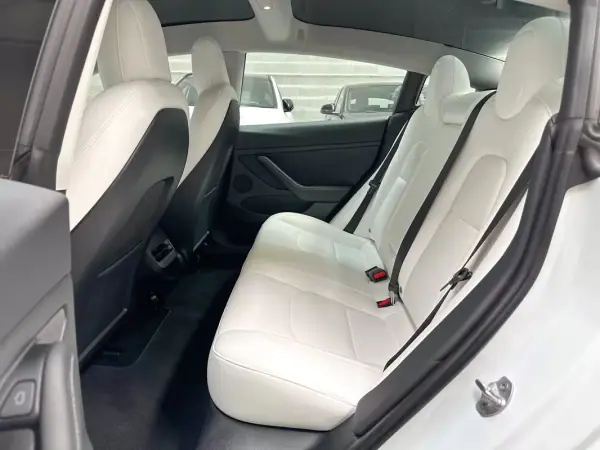 Tesla Model 3 2021 - 27950 EUR, 49088 km - AUTO.MOTO.pt - 49088km - foto 52 de 59