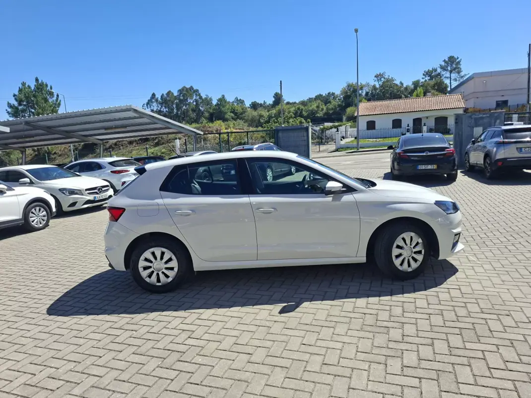 Skoda Fabia 2024 - 15000 EUR, 40500 km - 40500km - foto 5 de 30