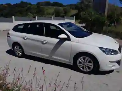 Peugeot 308 SW 2014 - 9000 EUR, 137000 km - AUTO.MOTO.pt - 137000km - foto 2 de 21