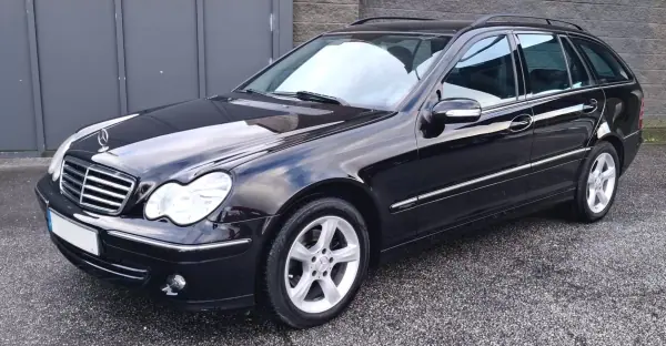 Mercedes-Benz C 220 2006 - 10950 EUR, 288000 km - AUTO.MOTO.pt - 288000km - foto 2 de 15