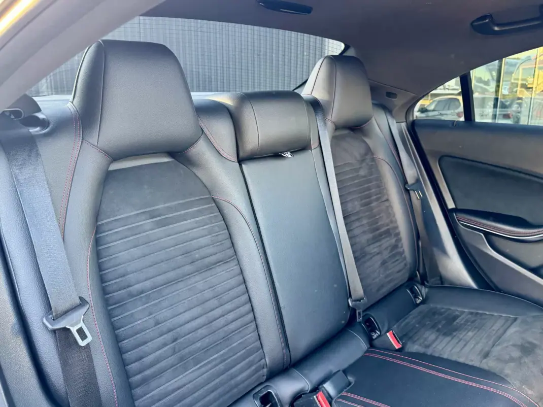 Mercedes-Benz CLA 220 2013 - 20999 EUR, 170000 km - AUTO.MOTO.pt - 170000km - foto 21 de 25