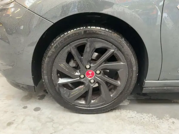 Citroën DS3 2016 - 7990 EUR, 135000 km - AUTO.MOTO.pt - 135000km - foto 11 de 14