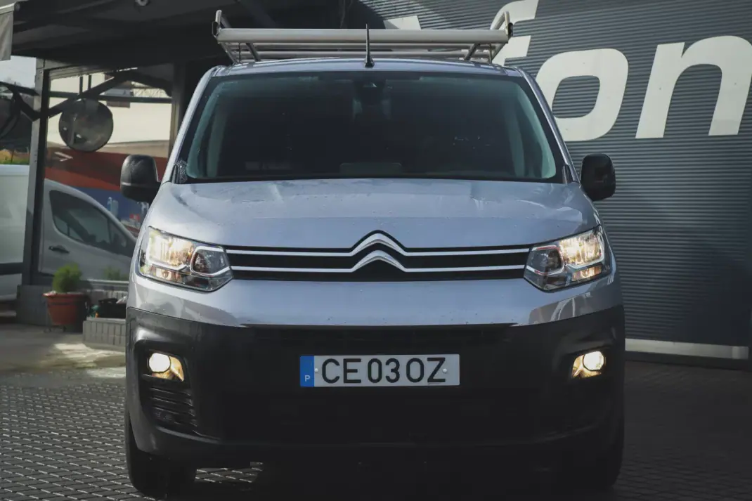 Citroën 2019 - 19880 EUR, 83120 km - AUTO.MOTO.pt - 83120km - foto 3 de 28