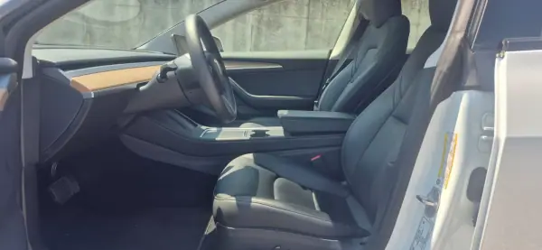 Tesla Model 3 2022 - 30000 EUR, 48000 km - AUTO.MOTO.pt - 48000km - foto 4 de 18