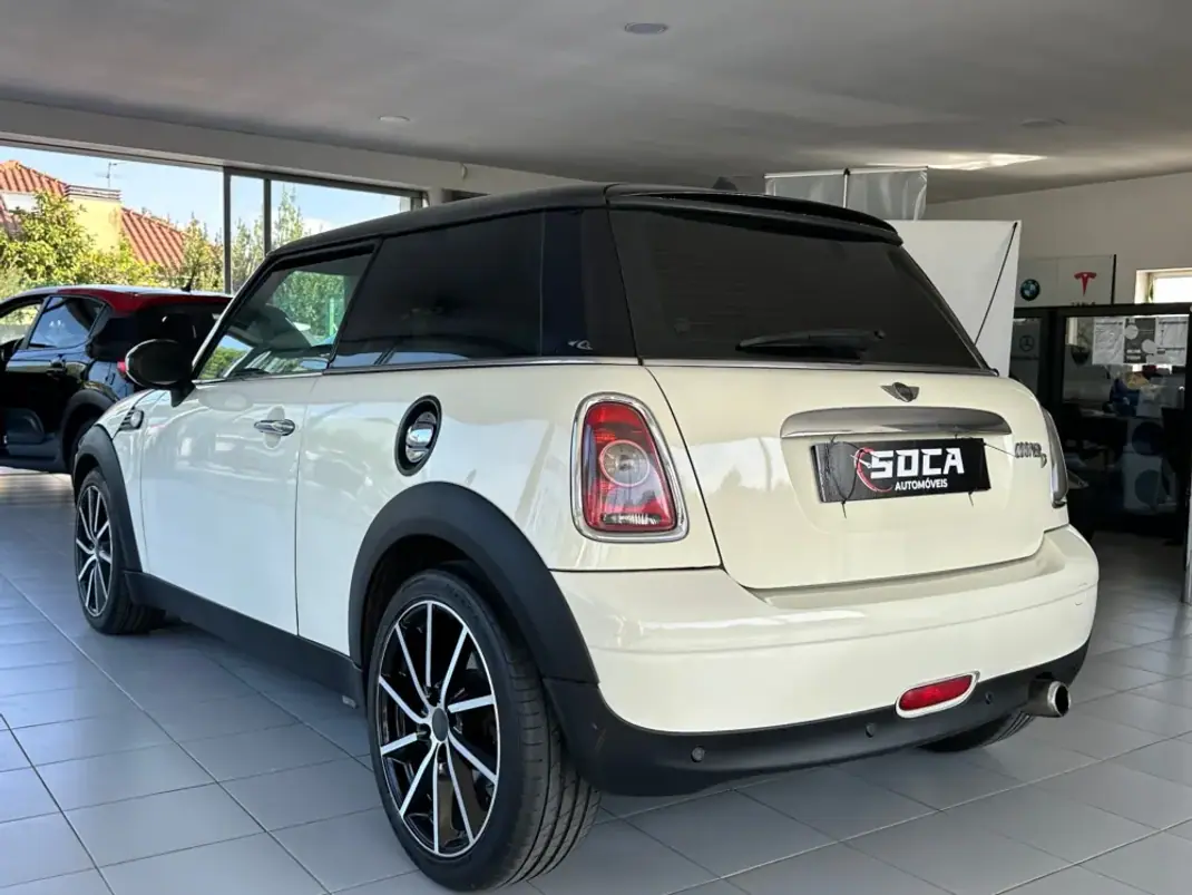 MINI 3 Portas 2008 - 9390 EUR, 182407 km - 182407km - foto 7 de 38