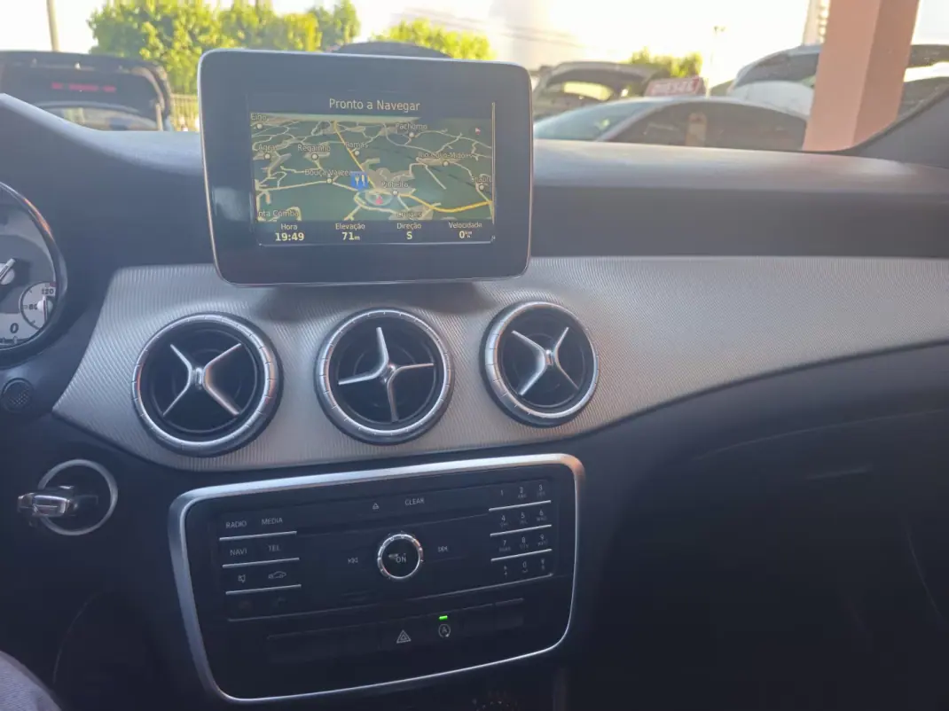 Mercedes-Benz CLA 180 2015 - 15750 EUR, 144250 km - 144250km - foto 9 de 14