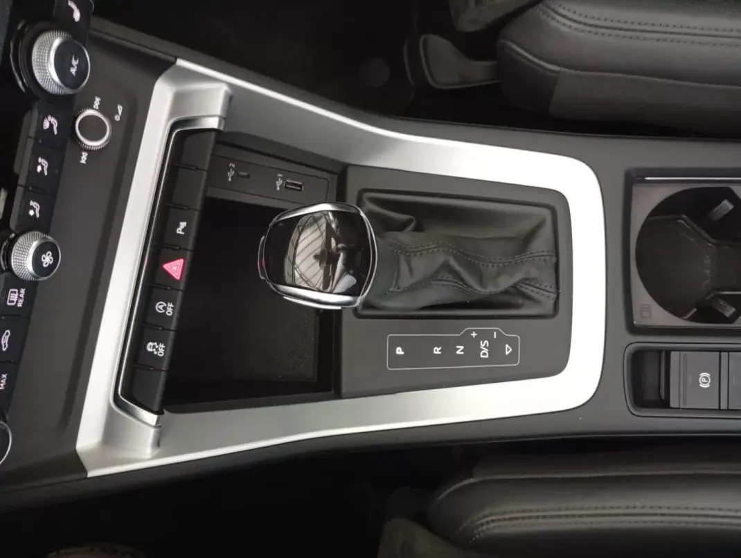 Audi Q3 Sportback 2020 - 35900 EUR, 129341 km - AUTO.MOTO.pt - 129341km - foto 21 de 23