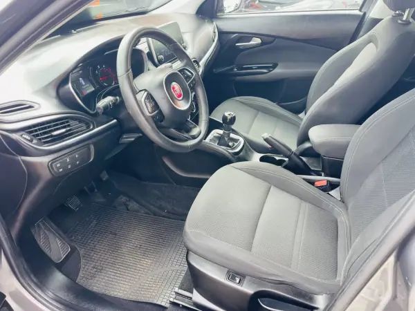 Fiat Tipo 2020 - 12950 EUR, 102030 km - AUTO.MOTO.pt - 102030km - foto 8 de 12