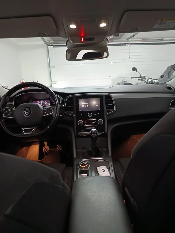 Renault Talisman Sport Tourer 2018 - 15750 EUR, 107000 km - AUTO.MOTO.pt - 107000km - foto 2 de 10