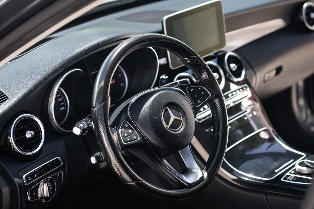 Mercedes-Benz C 220 2014 - 11750 EUR, 324000 km - 324000km - foto 6 de 15