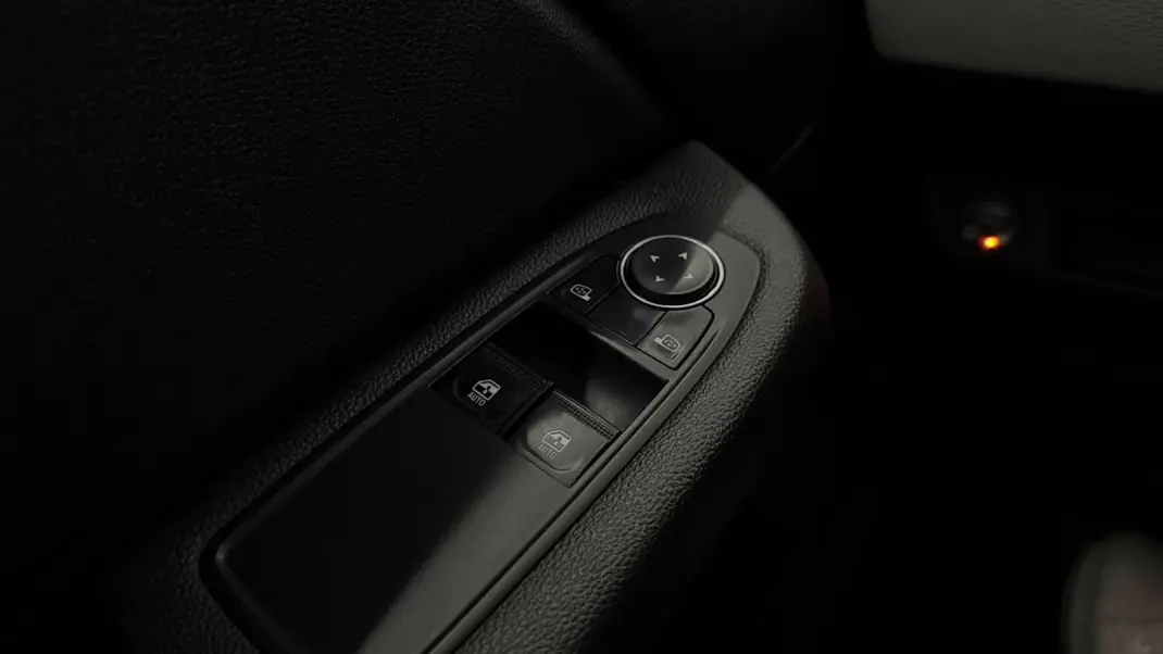 Renault Clio 2021 - 11490 EUR, 171078 km - AUTO.MOTO.pt - 171078km - foto 16 de 27