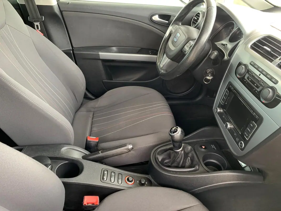 SEAT Leon 2012 - 7150 EUR, 132560 km - AUTO.MOTO.pt - 132560km - foto 14 de 15