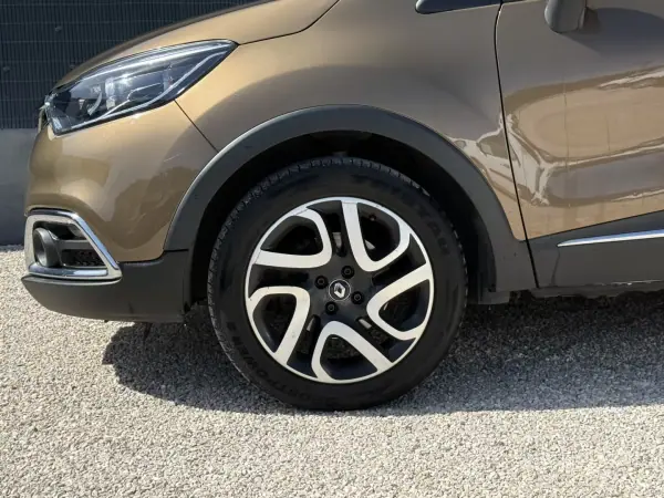 Renault Captur 2017 - 12950 EUR, 149900 km - AUTO.MOTO.pt - 149900km - foto 6 de 12
