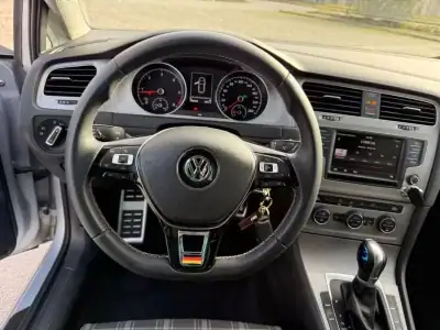 Volkswagen Golf 2016 - 16490 EUR, 148200 km - AUTO.MOTO.pt - 148200km - foto 17 de 26