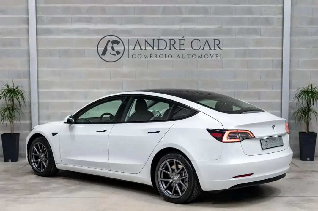Tesla Model 3 2021 - 25950 EUR, 38290 km - AUTO.MOTO.pt - 38290km - foto 7 de 49