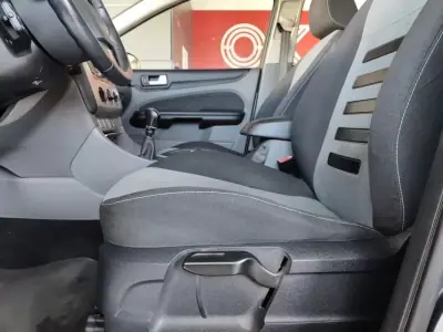 Ford Focus 2011 - 6750 EUR, 180000 km - AUTO.MOTO.pt - 180000km - foto 22 de 29
