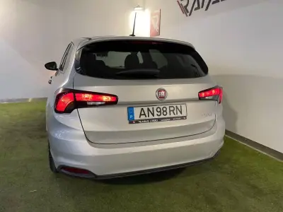 Fiat Tipo Station Wagon 2022 - 12750 EUR, 71000 km - AUTO.MOTO.pt - 71000km - foto 4 de 28