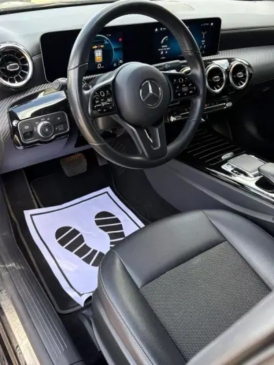 Mercedes-Benz CLA 180 2019 - 24100 EUR, 93500 km - AUTO.MOTO.pt - 93500km - foto 14 de 21