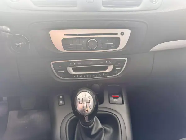 Renault Grand Scénic 2014 - 8450 EUR, 254000 km - AUTO.MOTO.pt - 254000km - foto 10 de 12
