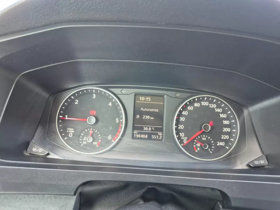Volkswagen Transporter 2019 - 28750 EUR, 190404 km - 190404km - foto 10 de 22