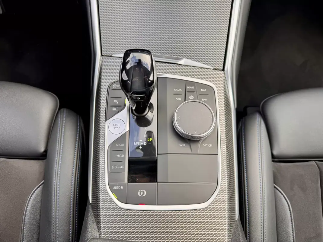 BMW 330 2020 - 32990 EUR, 44000 km - AUTO.MOTO.pt - 44000km - foto 22 de 33