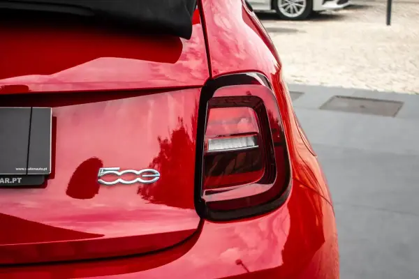 Fiat 500e C 2021 - 16750 EUR, 53714 km - AUTO.MOTO.pt - 53714km - foto 11 de 38