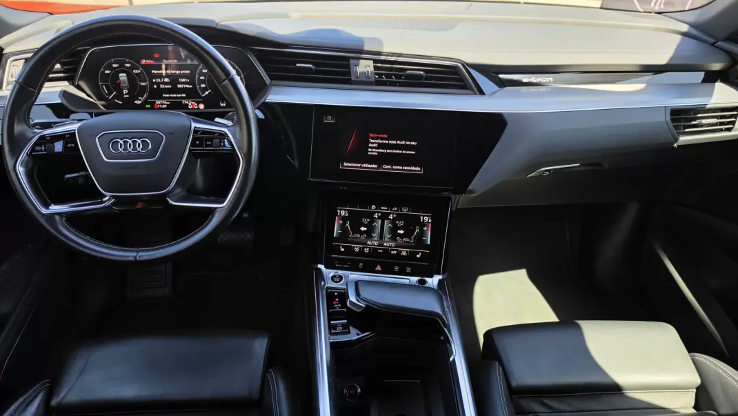 Audi e-tron Sportback 2021 - 43000 EUR, 50774 km - AUTO.MOTO.pt - 50774km - foto 6 de 23