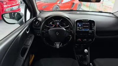 Renault Clio 2015 - 9990 EUR, 83183 km - AUTO.MOTO.pt - 83183km - foto 18 de 19