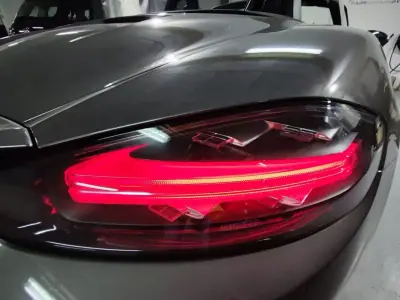 Porsche 718 Boxster 2019 - 64900 EUR, 68000 km - AUTO.MOTO.pt - 68000km - foto 12 de 36