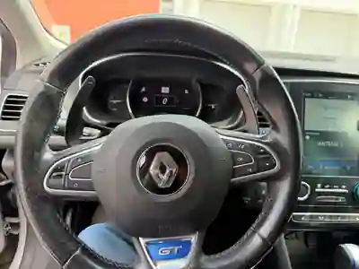 Renault Mégane 2018 - 12500 EUR, 232000 km - AUTO.MOTO.pt - 232000km - foto 15 de 15