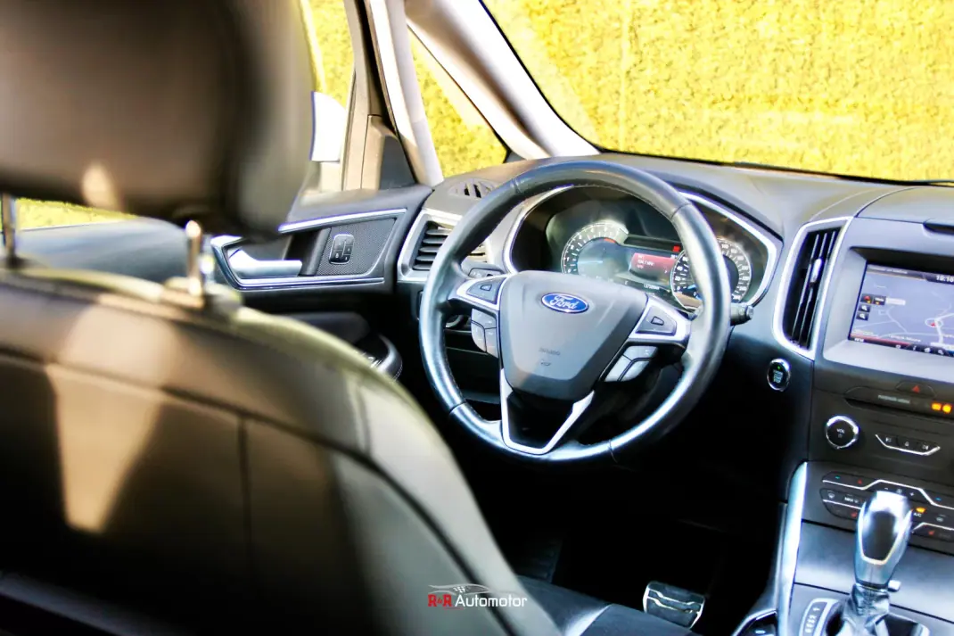 Ford S-Max 2016 - 28900 EUR, 137000 km - AUTO.MOTO.pt - 137000km - foto 22 de 35