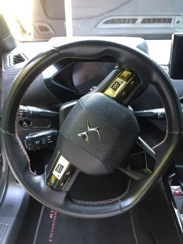 DS DS3 Crossback 2020 - 16900 EUR, 112000 km - AUTO.MOTO.pt - 112000km - foto 13 de 40