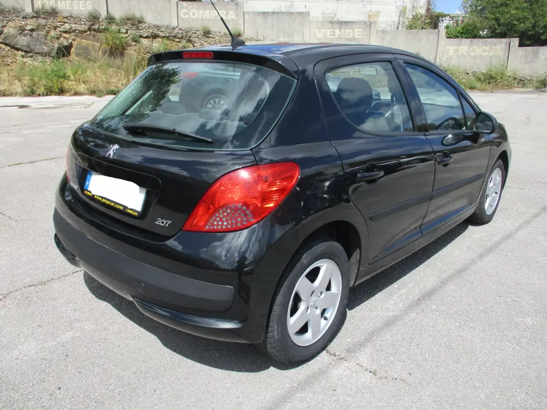 Peugeot 207 2007 - 4500 EUR, 180000 km - AUTO.MOTO.pt - 180000km - foto 6 de 11
